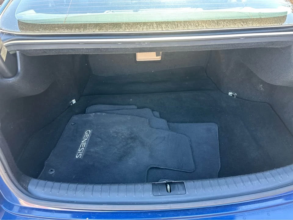 2016 Hyundai Genesis - Image 13 of 19