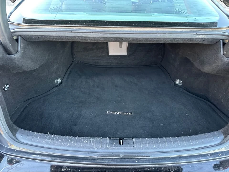 2016 Hyundai Genesis - Image 12 of 19