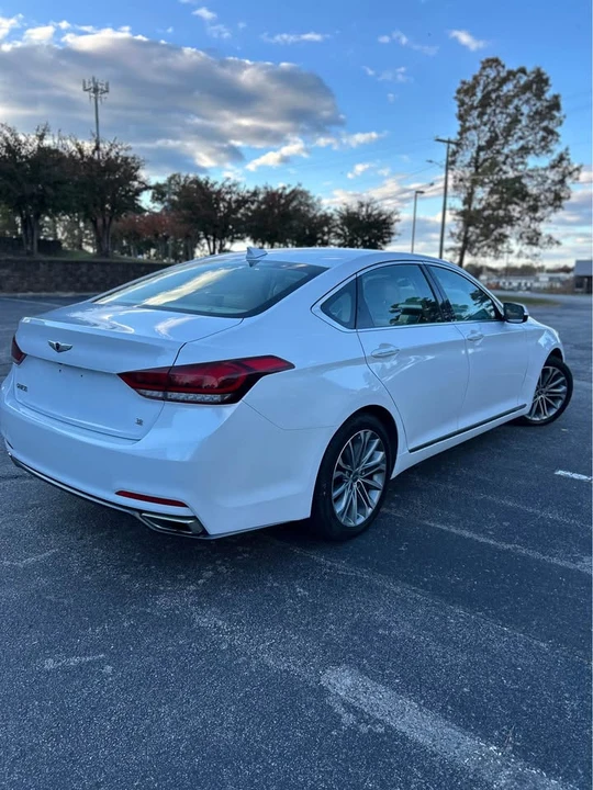 2016 Hyundai Genesis - Image 6 of 12