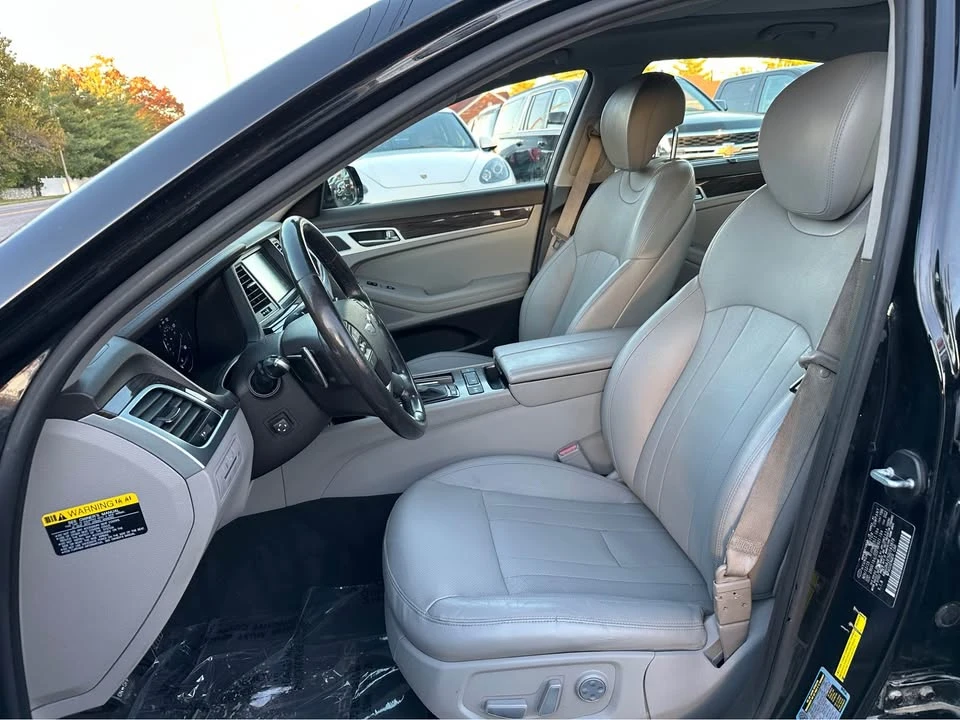 2016 Hyundai Genesis - Image 14 of 19