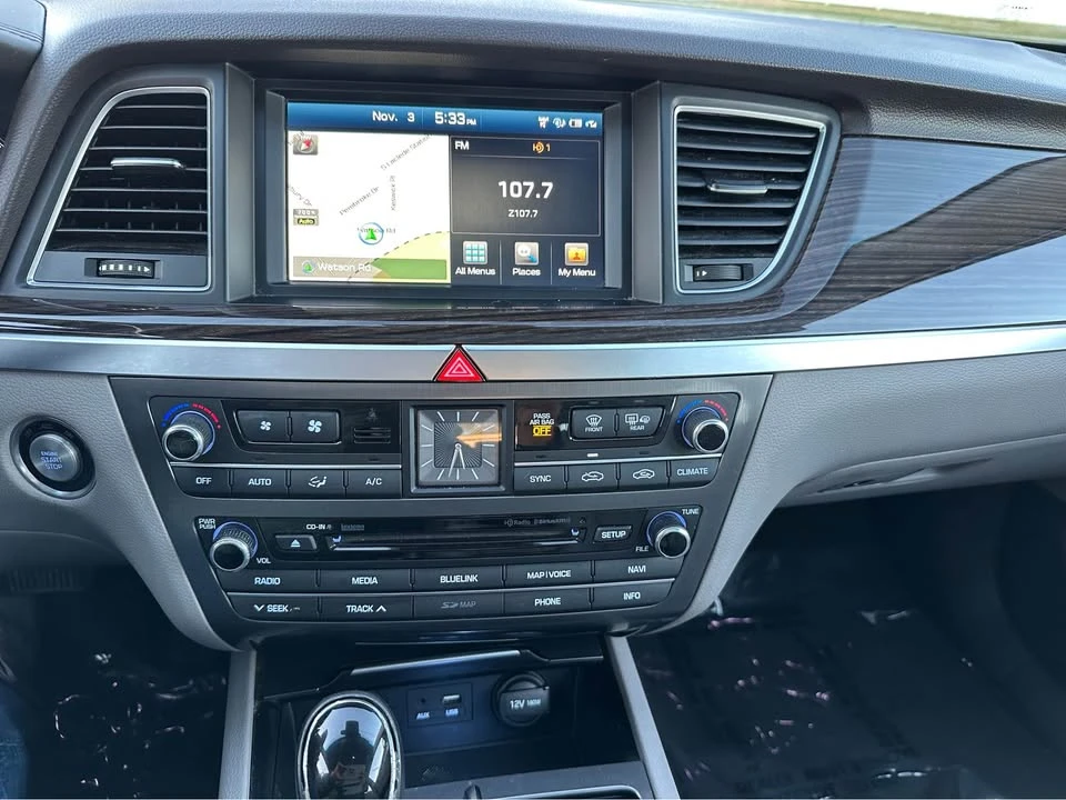 2016 Hyundai Genesis - Image 18 of 19