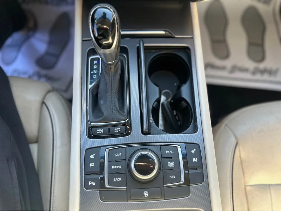 2016 Hyundai Genesis - Image 18 of 19
