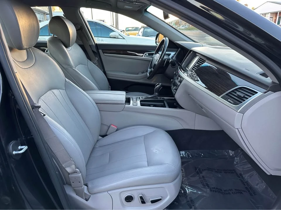 2016 Hyundai Genesis - Image 8 of 19