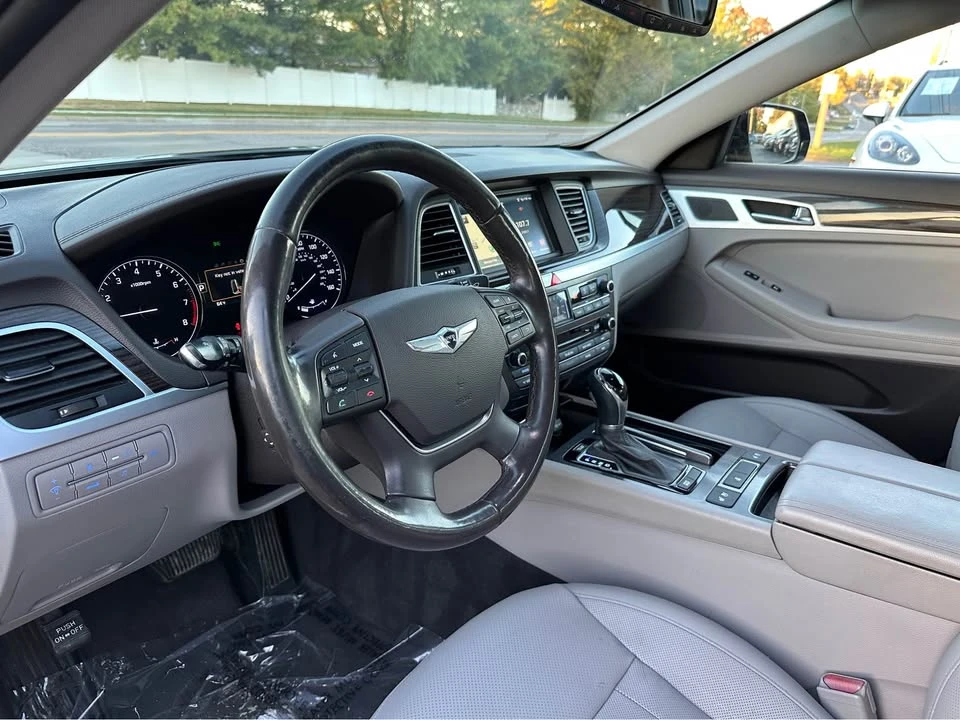 2016 Hyundai Genesis - Image 15 of 19
