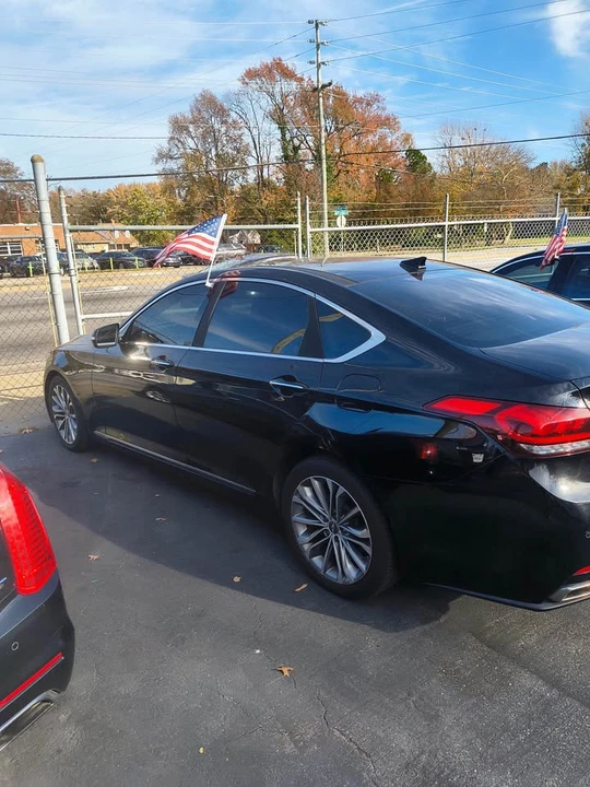 2016 Hyundai Genesis - Image 2 of 11