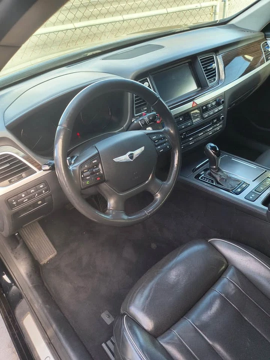 2016 Hyundai Genesis - Image 10 of 11