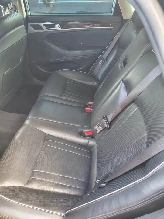 2016 Hyundai Genesis - Image 6 of 11