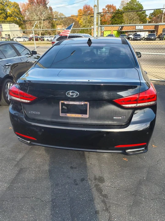 2016 Hyundai Genesis - Image 5 of 11
