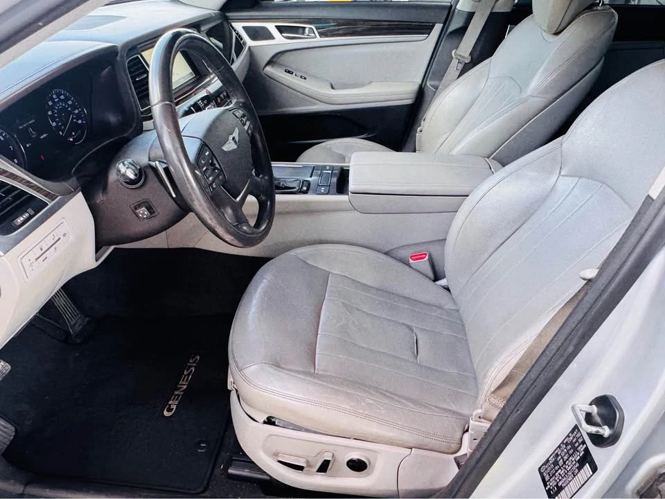 2016 Hyundai Genesis - Image 13 of 20
