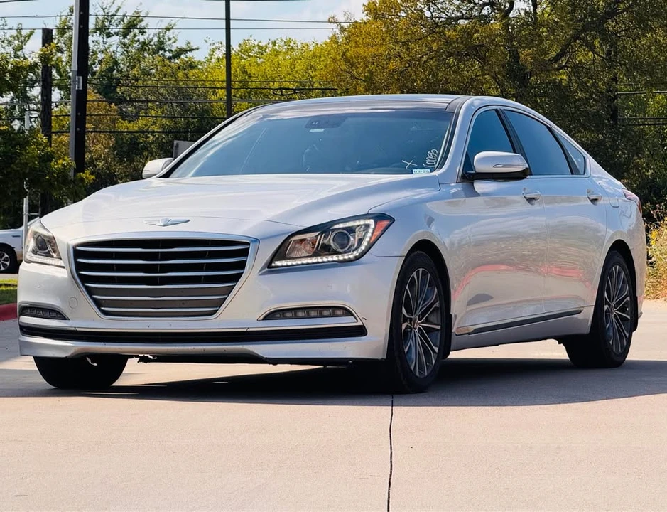 2016 Hyundai Genesis - Image 2 of 20