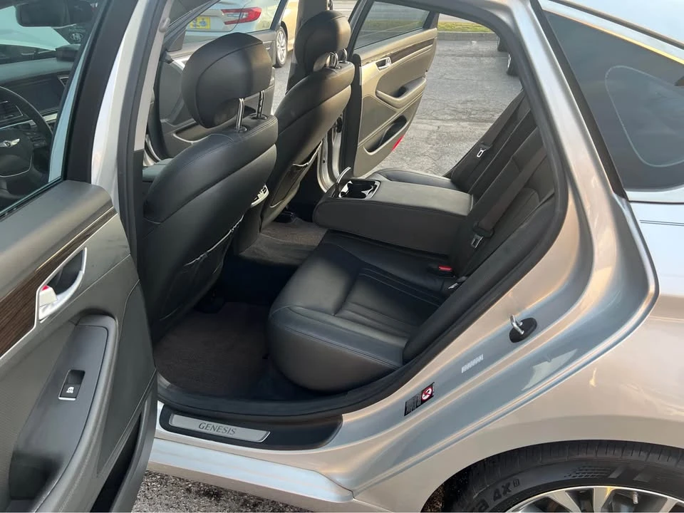 2016 Hyundai Genesis - Image 8 of 20