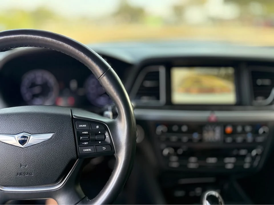 2016 Hyundai Genesis - Image 9 of 16