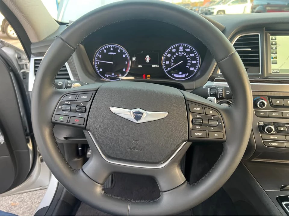 2016 Hyundai Genesis - Image 11 of 20