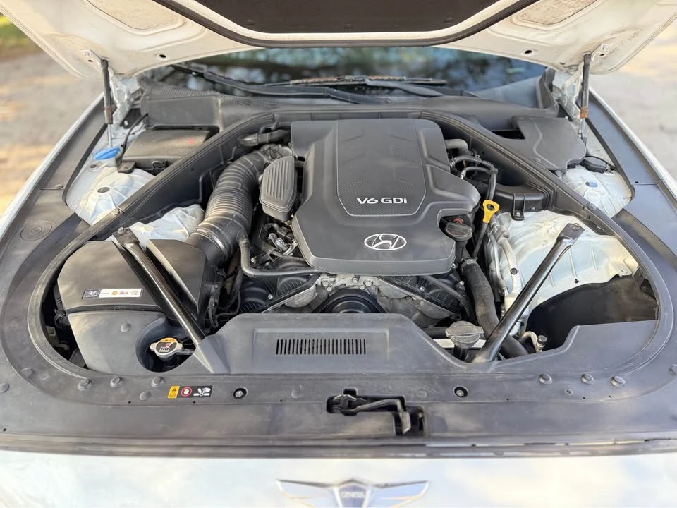 2016 Hyundai Genesis - Image 7 of 16