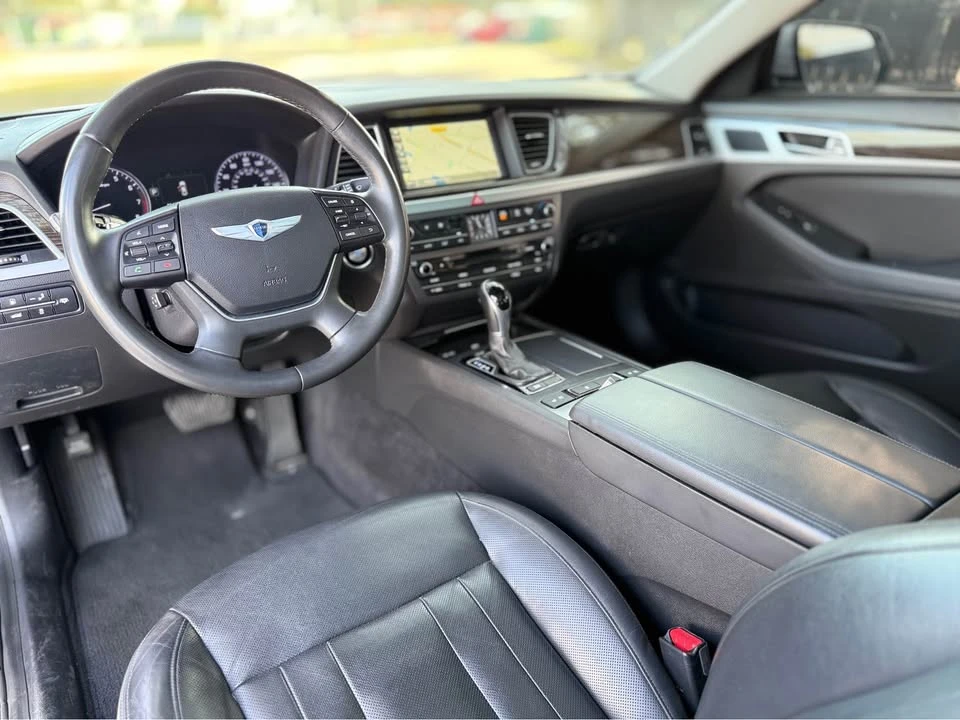 2016 Hyundai Genesis - Image 14 of 16