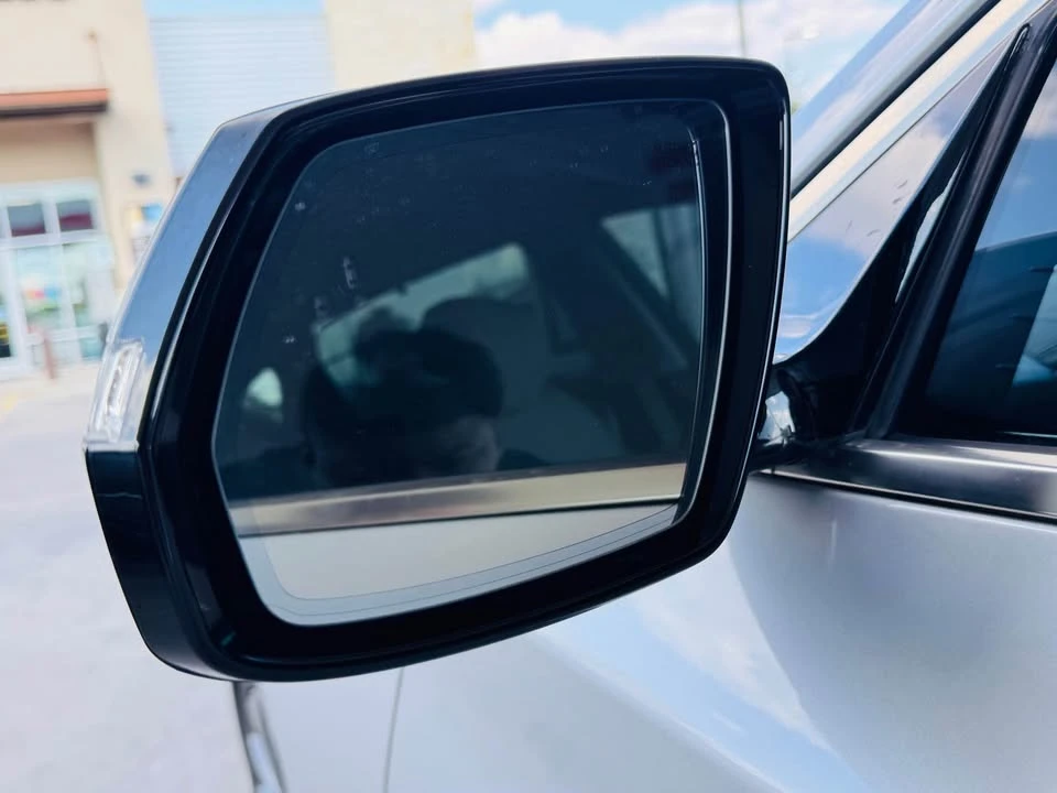 2016 Hyundai Genesis - Image 9 of 20