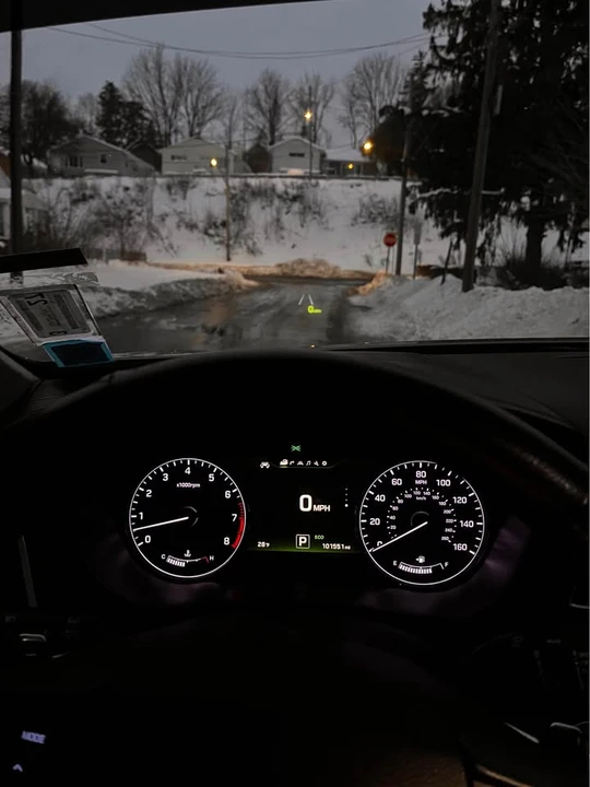 2016 Hyundai Genesis - Image 11 of 19