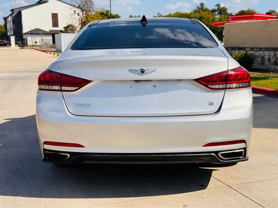 2016 Hyundai Genesis - Image 5 of 20