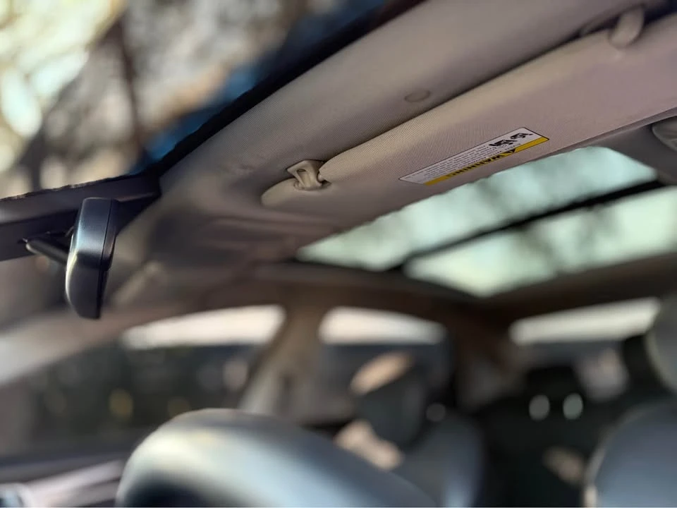 2016 Hyundai Genesis - Image 13 of 16