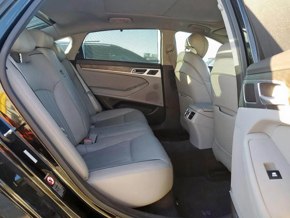2016 Hyundai Genesis - Image 7 of 11
