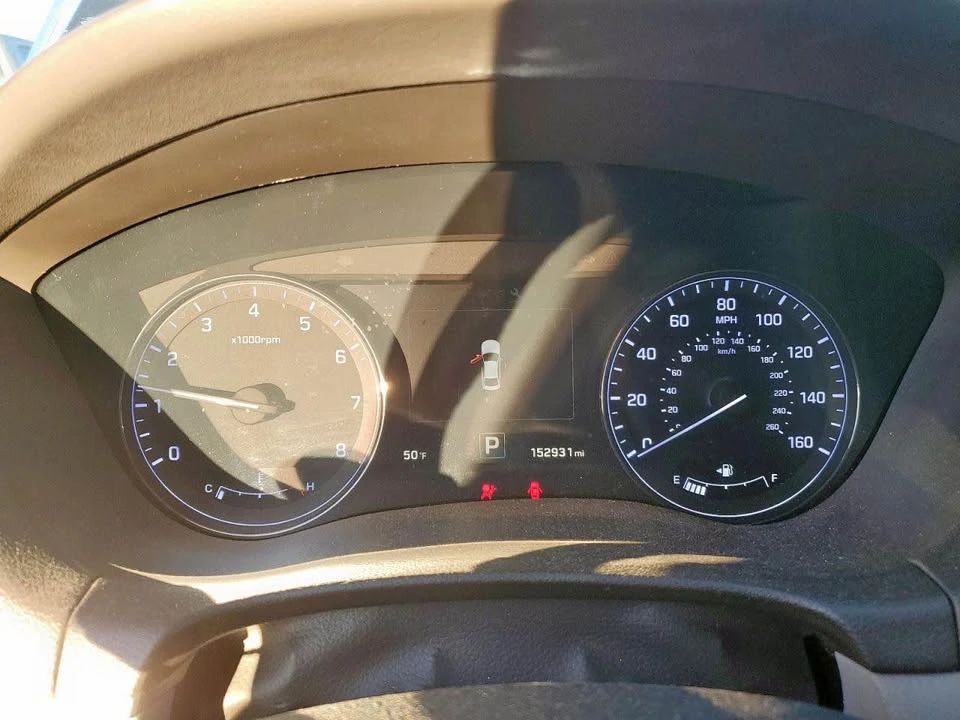 2016 Hyundai Genesis - Image 10 of 11