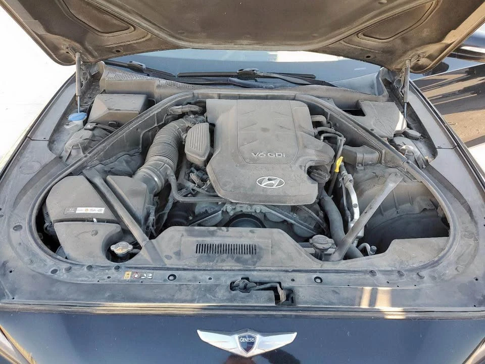 2016 Hyundai Genesis - Image 2 of 11