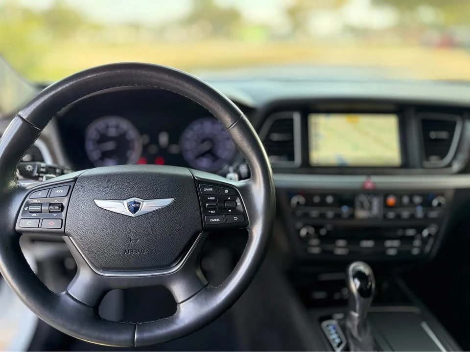 2016 Hyundai Genesis - Image 8 of 16