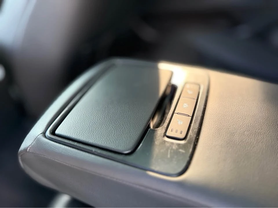 2016 Hyundai Genesis - Image 16 of 16