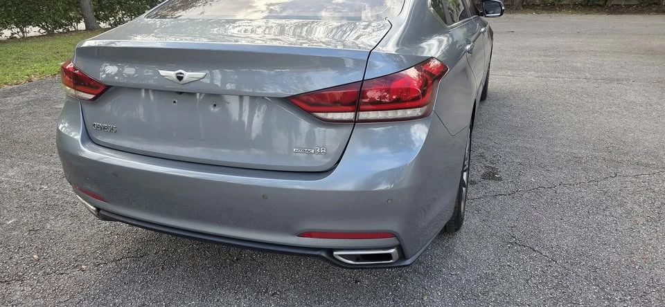 2016 Hyundai Genesis - Image 10 of 18