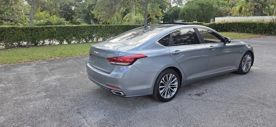 2016 Hyundai Genesis - Image 8 of 18