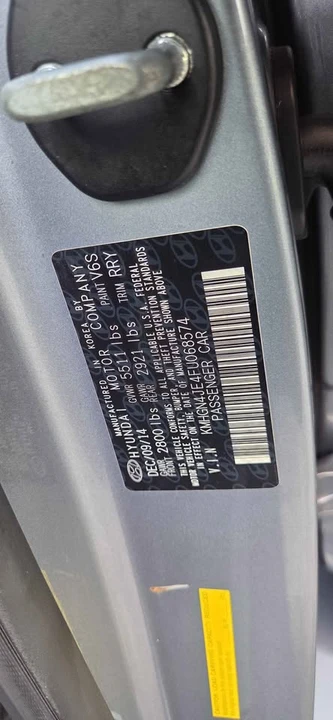 2016 Hyundai Genesis - Image 18 of 18