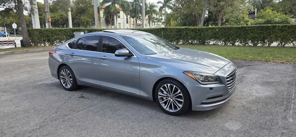 2016 Hyundai Genesis - Image 5 of 18
