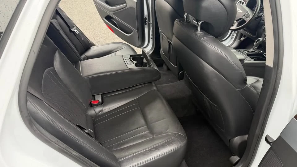 2016 Hyundai Genesis - Image 4 of 20