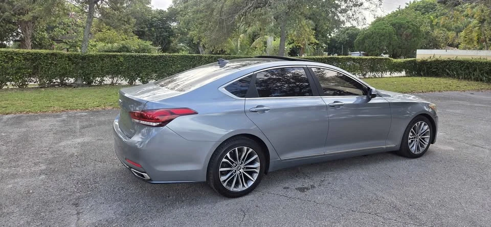 2016 Hyundai Genesis - Image 7 of 18