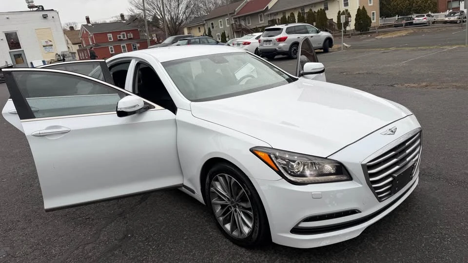 2016 Hyundai Genesis - Image 14 of 20