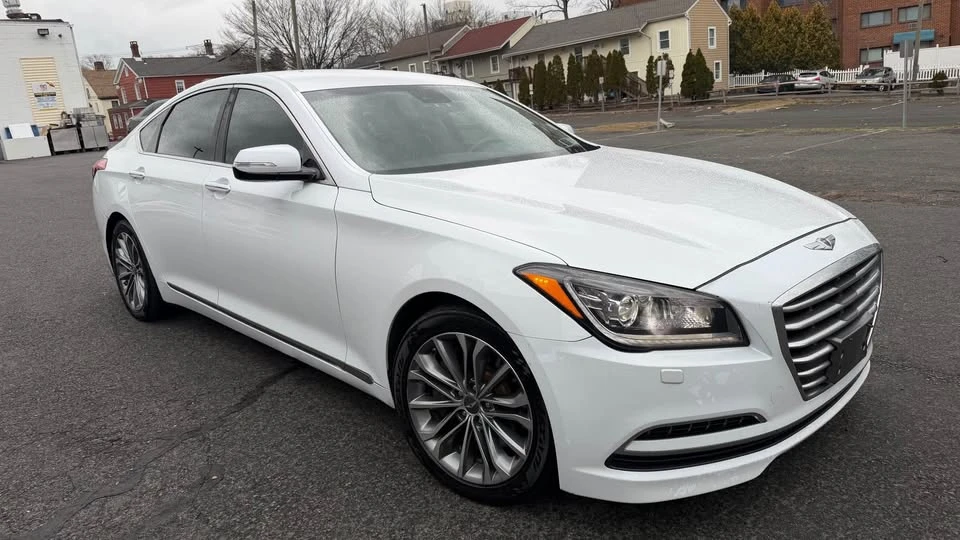 2016 Hyundai Genesis - Image 11 of 20