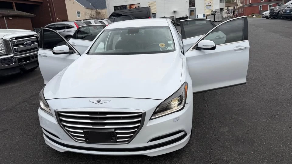 2016 Hyundai Genesis - Image 5 of 20