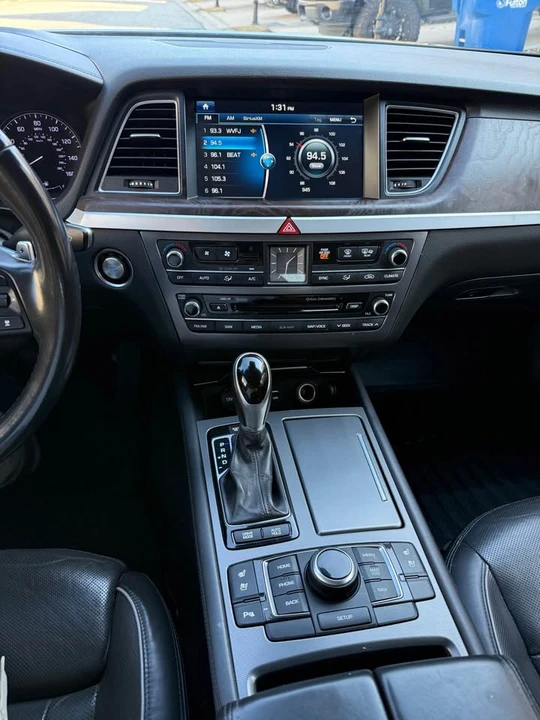 2016 Hyundai Genesis - Image 5 of 8