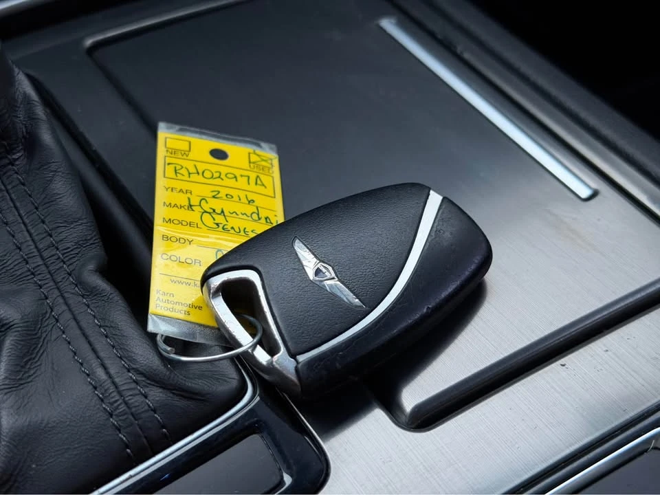 2016 Hyundai Genesis - Image 2 of 20