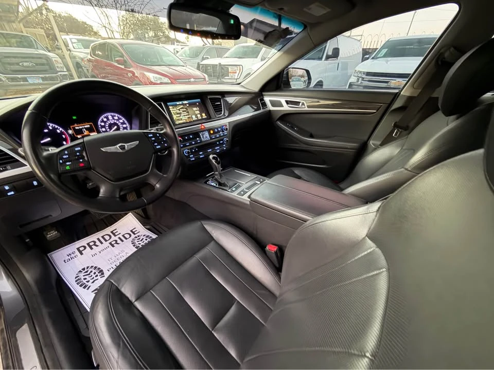 2016 Hyundai Genesis - Image 16 of 20