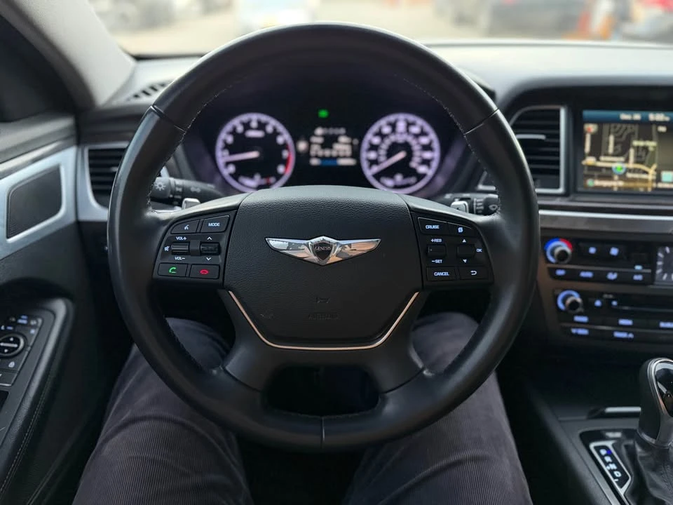 2016 Hyundai Genesis - Image 18 of 20
