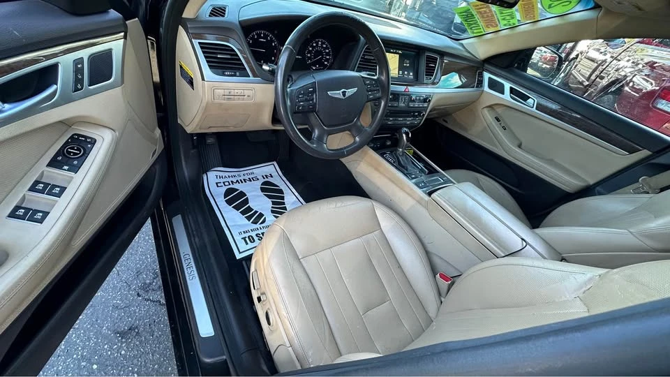 2016 Hyundai Genesis - Image 5 of 12