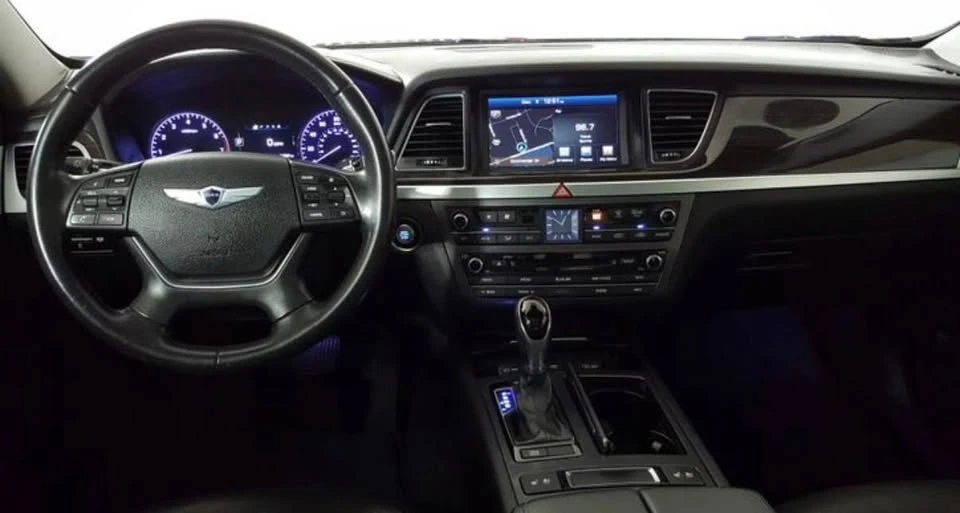 2016 Hyundai Genesis - Image 4 of 5