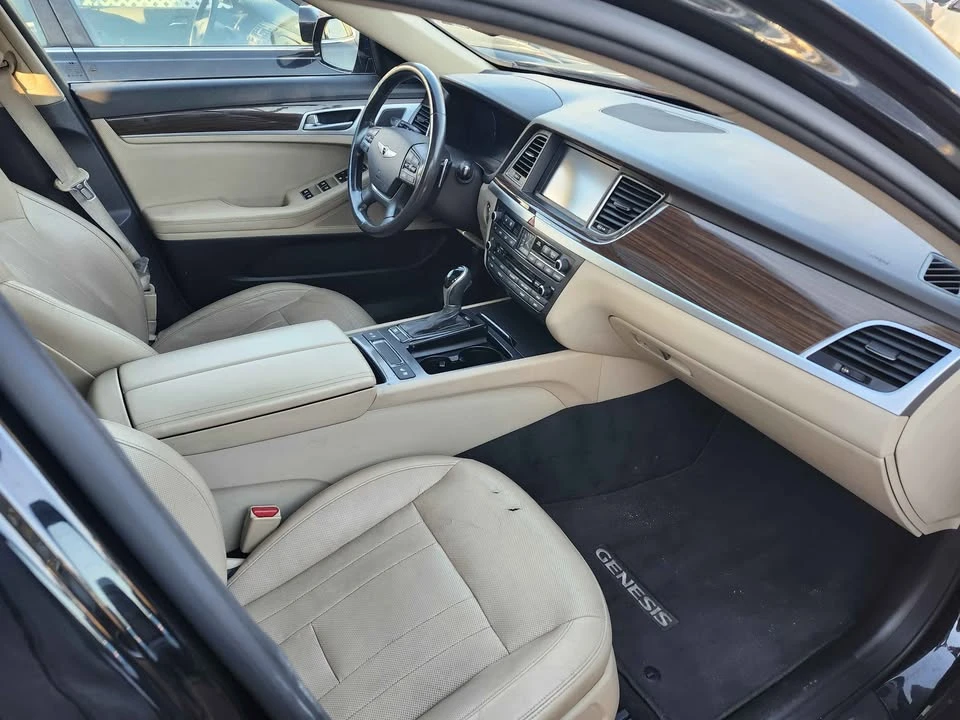 2016 Hyundai Genesis - Image 4 of 5