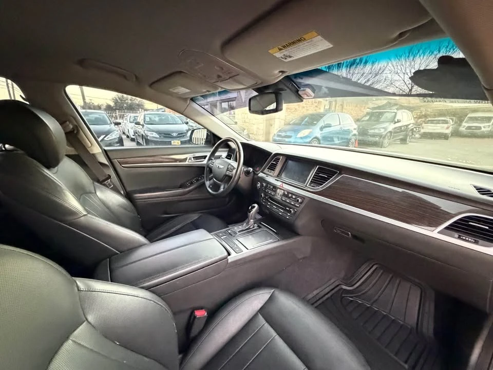 2016 Hyundai Genesis - Image 15 of 20