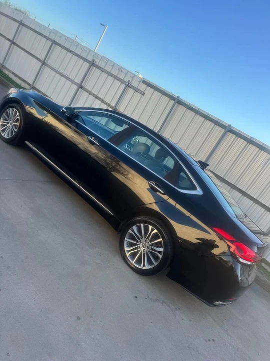 2016 Hyundai Genesis - Image 2 of 12