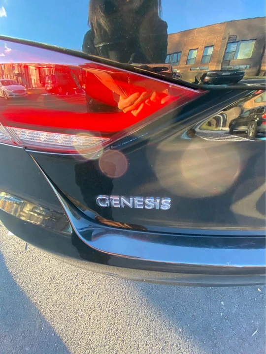 2016 Hyundai Genesis - Image 4 of 18