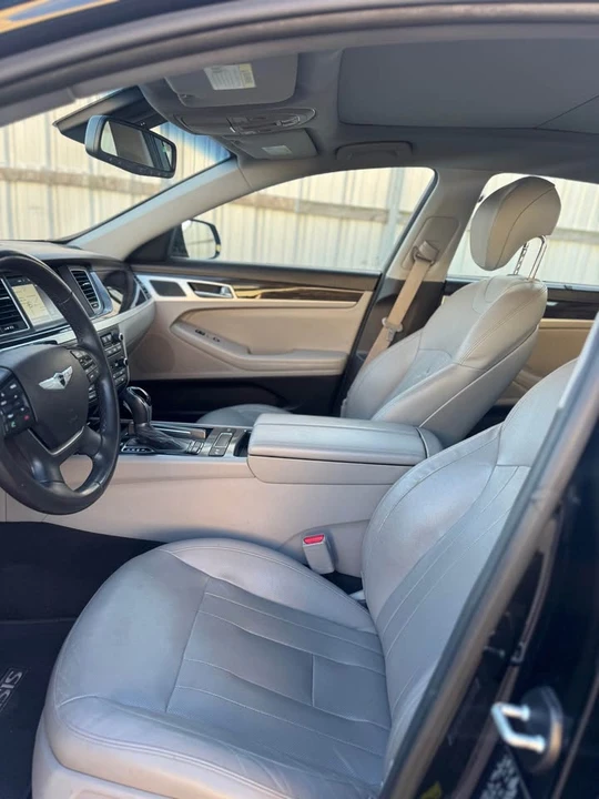 2016 Hyundai Genesis - Image 5 of 12