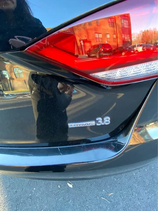 2016 Hyundai Genesis - Image 5 of 18
