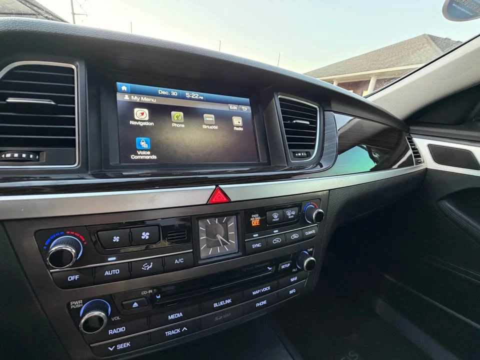2016 Hyundai Genesis - Image 3 of 8